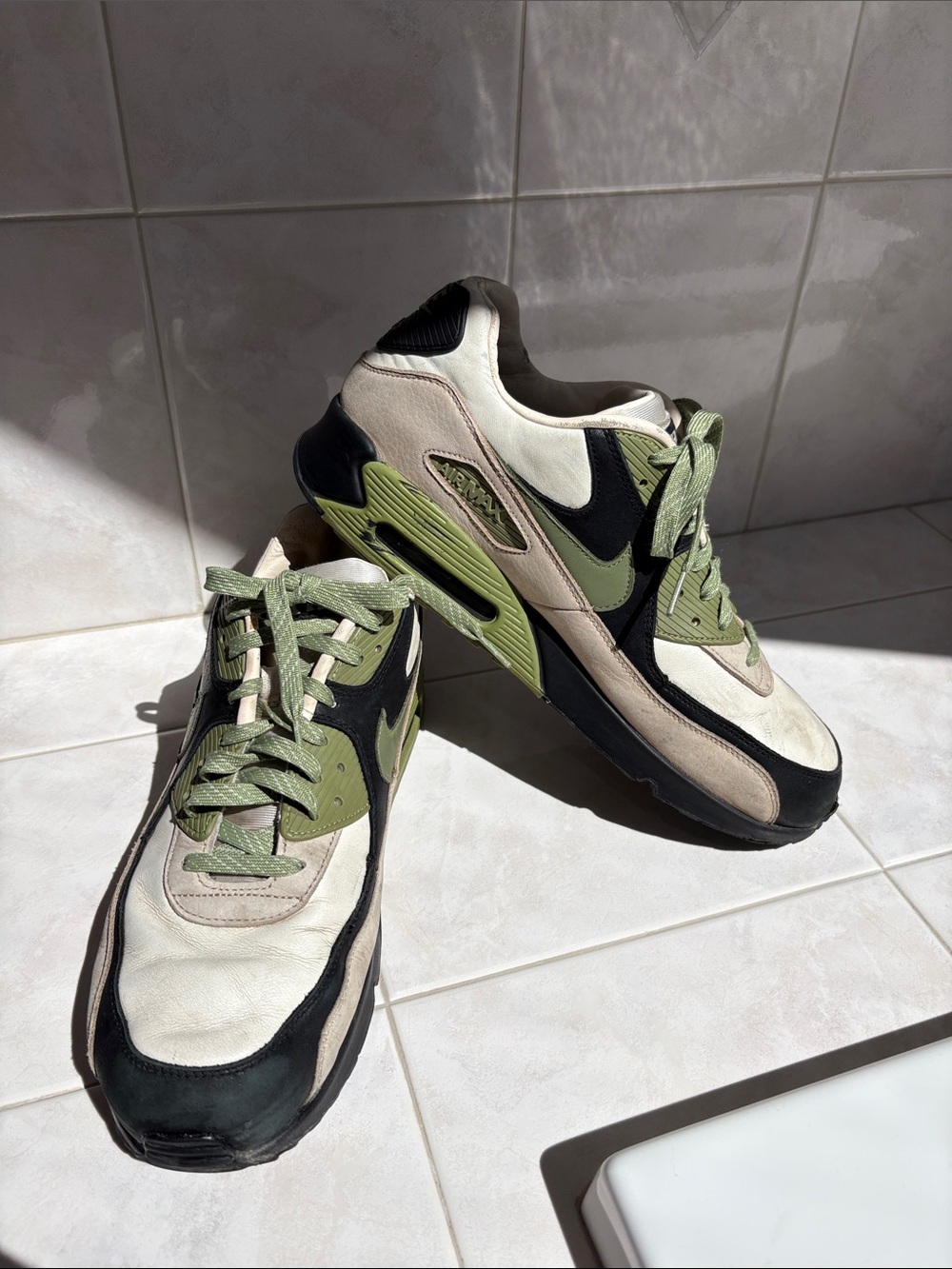Nike Air Max 90 Lahar Sneakers C15646-200 in Ivory/ Cream Colors